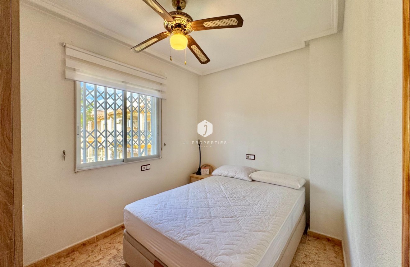 Tweedehands - Chalet -
Orihuela Costa - Las Filipinas