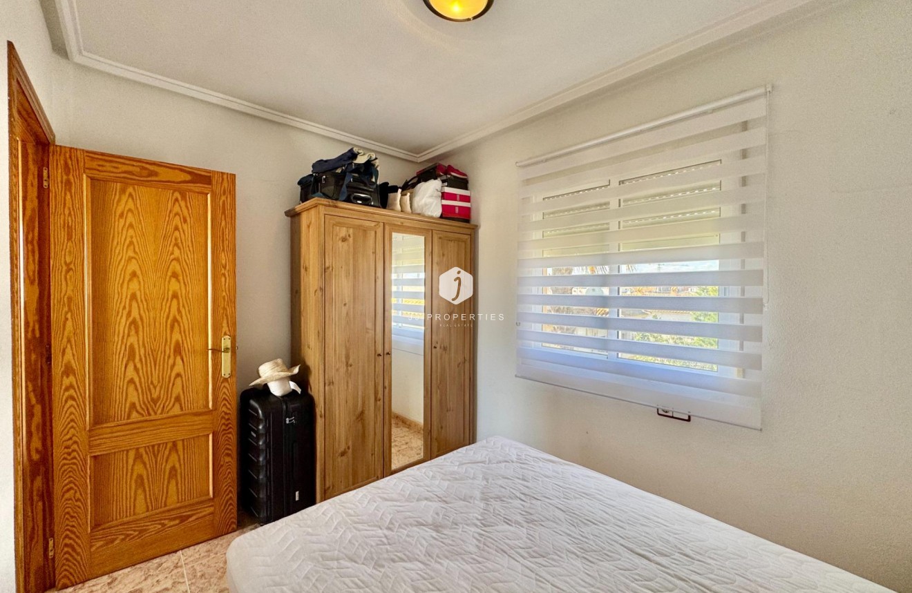 Tweedehands - Chalet -
Orihuela Costa - Las Filipinas