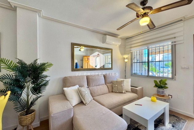 Tweedehands - Chalet -
Orihuela Costa - Las Filipinas