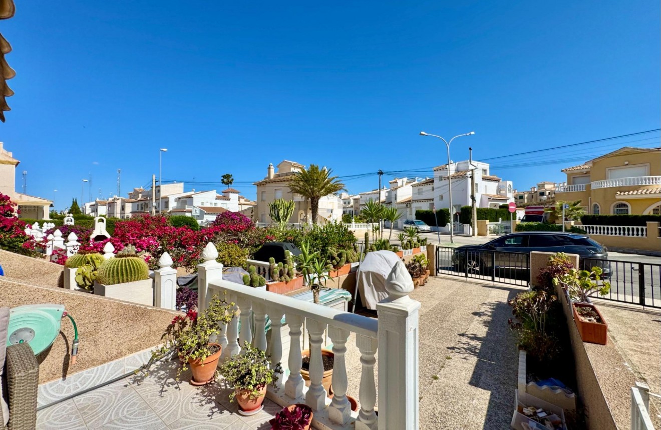 Tweedehands - Chalet -
Orihuela Costa - Las Filipinas
