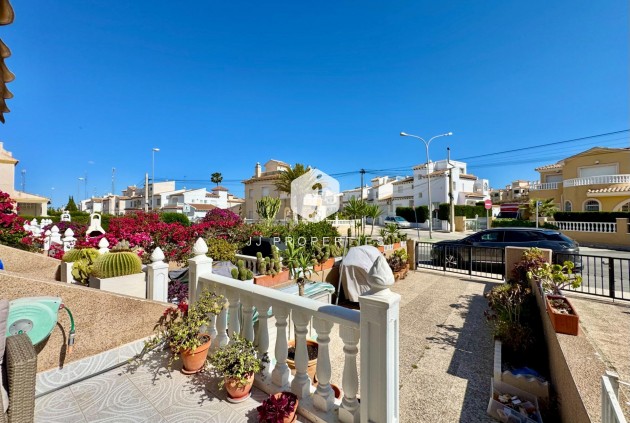 Tweedehands - Chalet -
Orihuela Costa - Las Filipinas