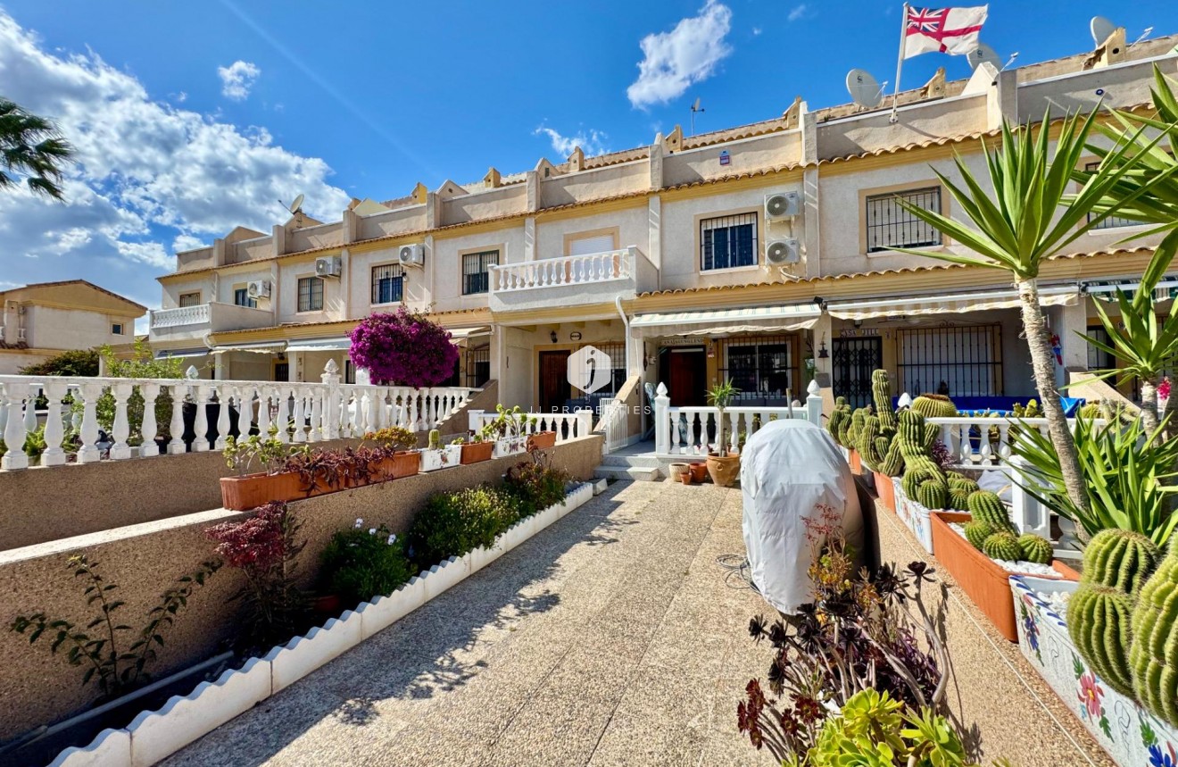 Tweedehands - Chalet -
Orihuela Costa - Las Filipinas