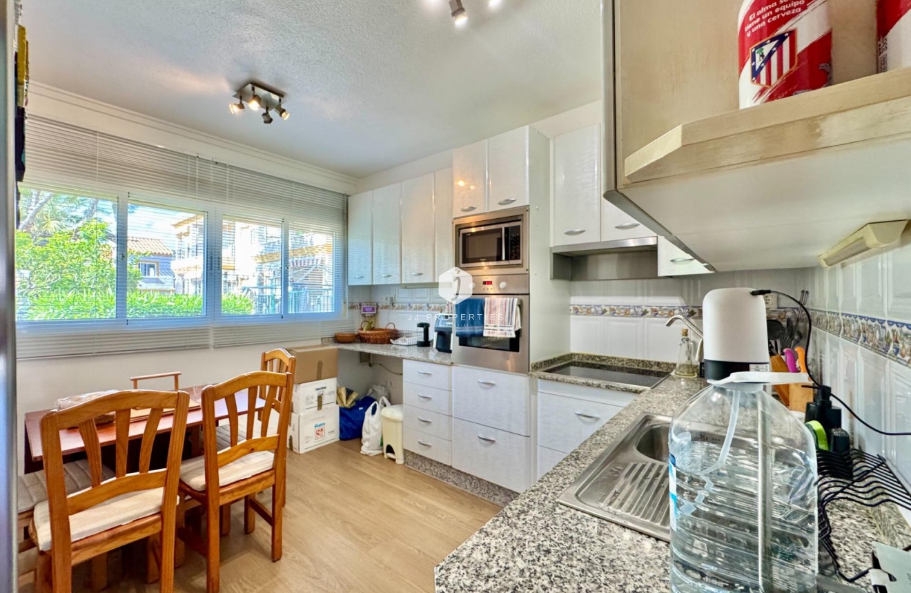 Tweedehands - Chalet -
Orihuela Costa - Las Filipinas