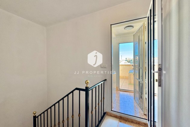 Tweedehands - Chalet -
Orihuela Costa - Las Filipinas