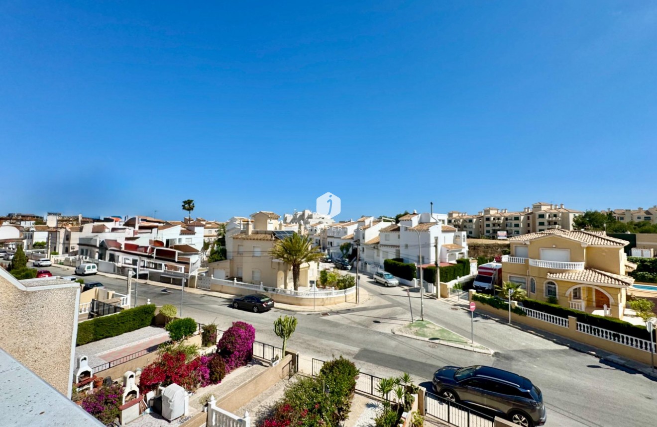Tweedehands - Chalet -
Orihuela Costa - Las Filipinas