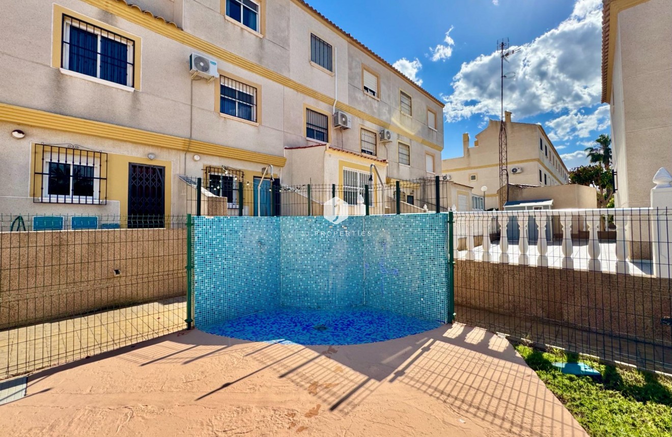 Tweedehands - Chalet -
Orihuela Costa - Las Filipinas