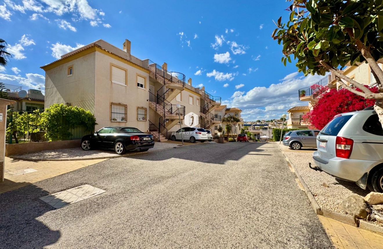Tweedehands - Chalet -
Orihuela Costa - Las Filipinas