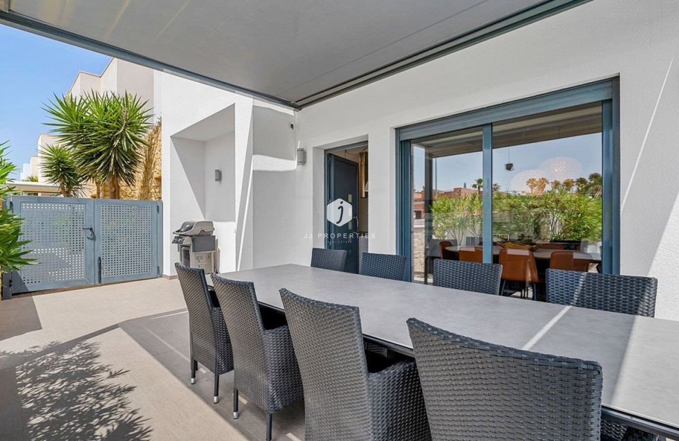 Tweedehands - Villa -
Ciudad Quesada - Costa Blanca