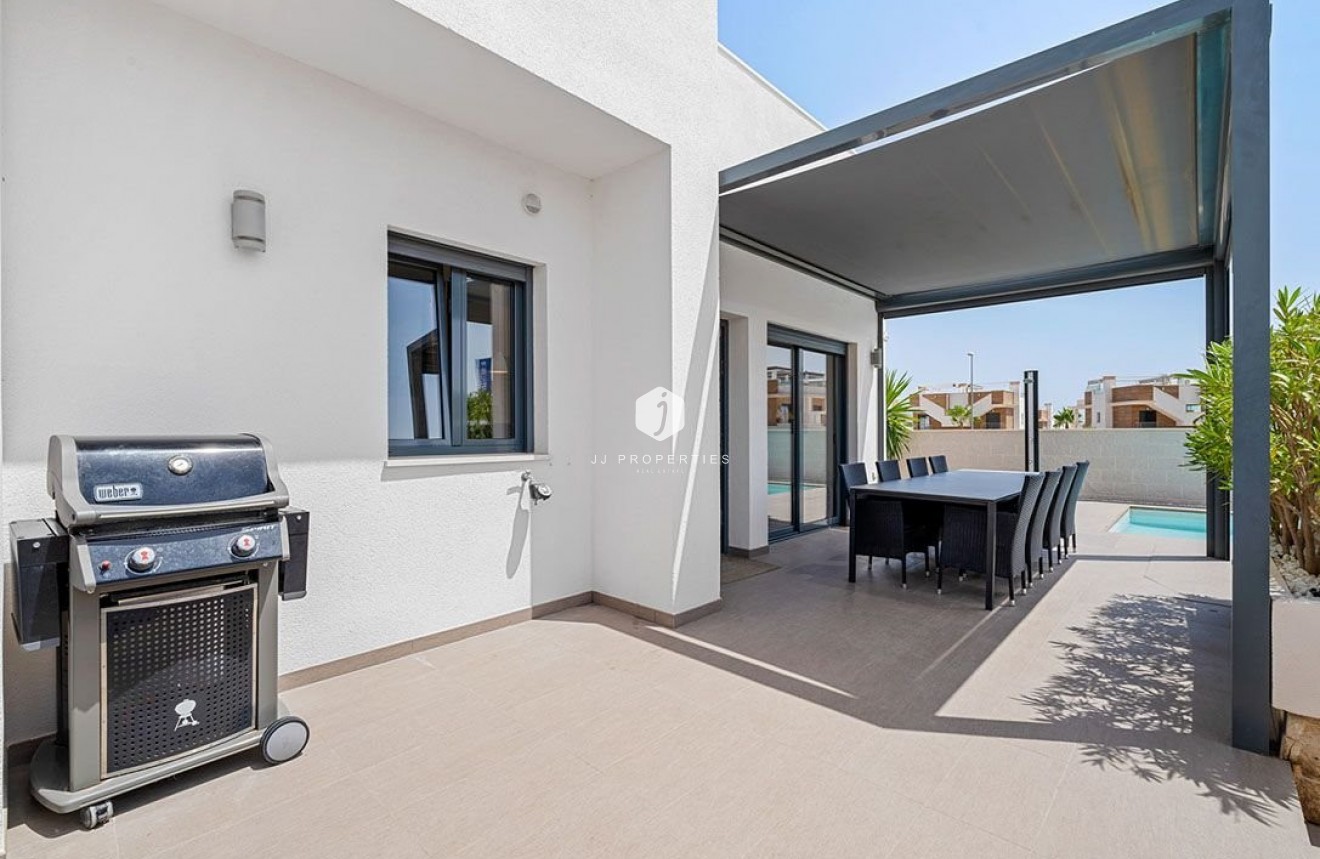 Tweedehands - Villa -
Ciudad Quesada - Costa Blanca