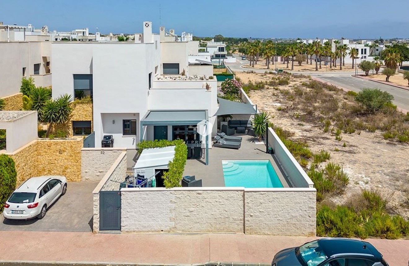 Tweedehands - Villa -
Ciudad Quesada - Costa Blanca