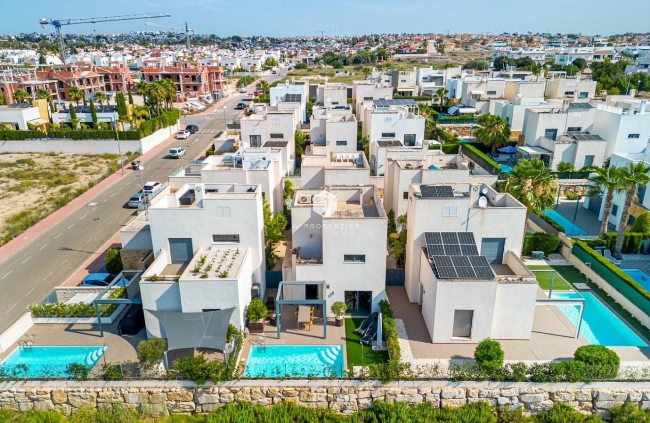 Tweedehands - Villa -
Ciudad Quesada - Costa Blanca