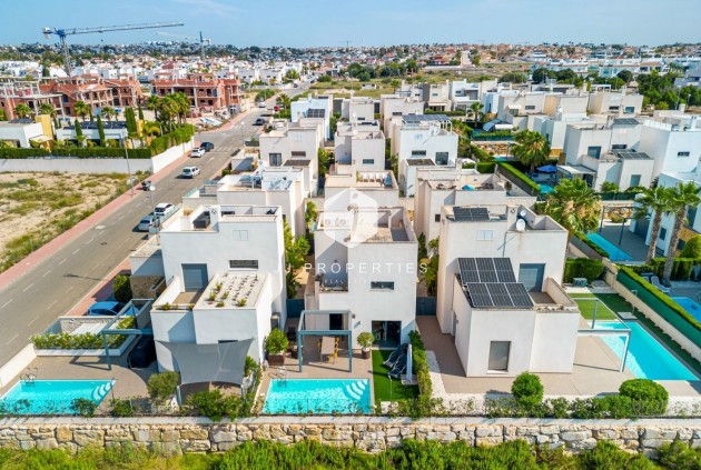 Tweedehands - Villa -
Ciudad Quesada - Costa Blanca