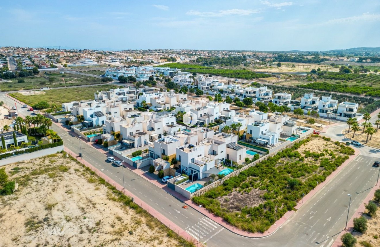 Tweedehands - Villa -
Ciudad Quesada - Costa Blanca