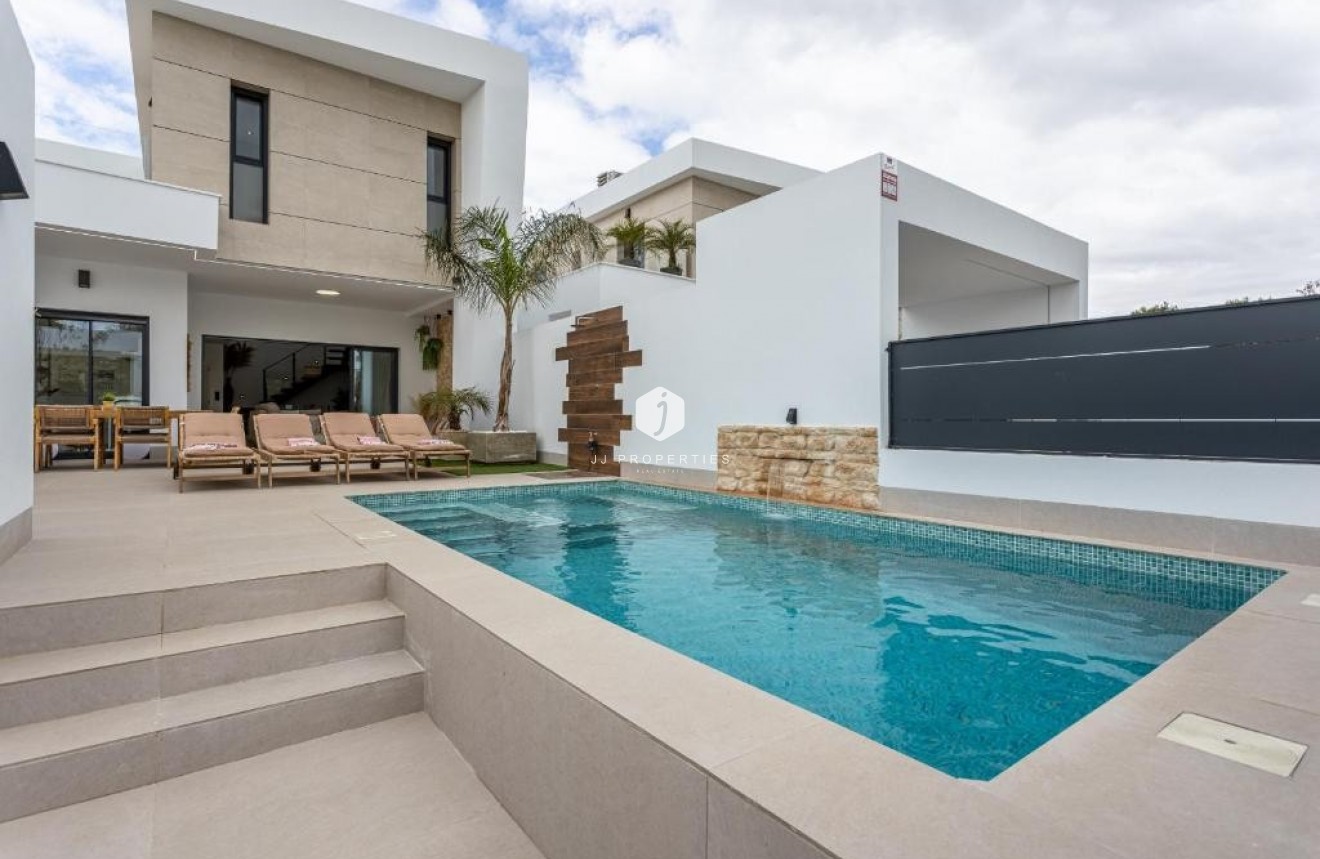Tweedehands - Villa -
Dolores - Costa Blanca