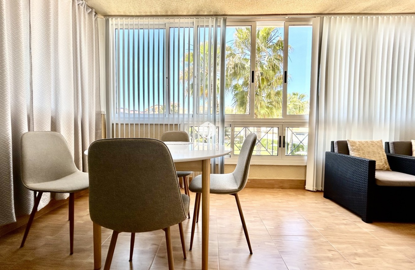Tweedehands - Appartement / flat -
La Mata - Costa Blanca