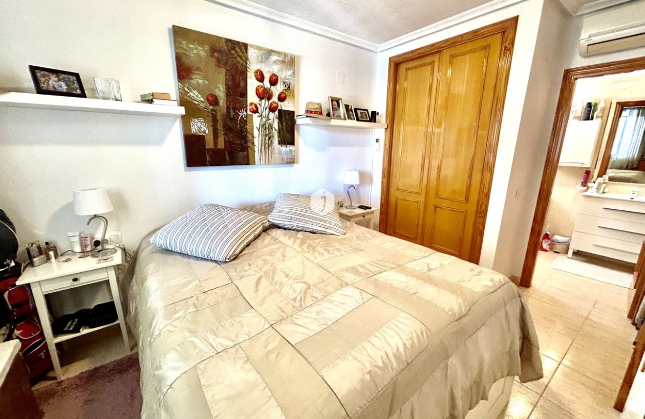 Tweedehands - Appartement / flat -
La Mata - Costa Blanca