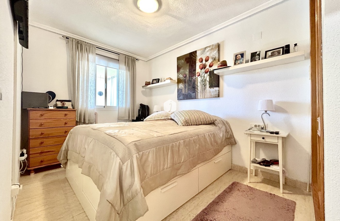 Tweedehands - Appartement / flat -
La Mata - Costa Blanca