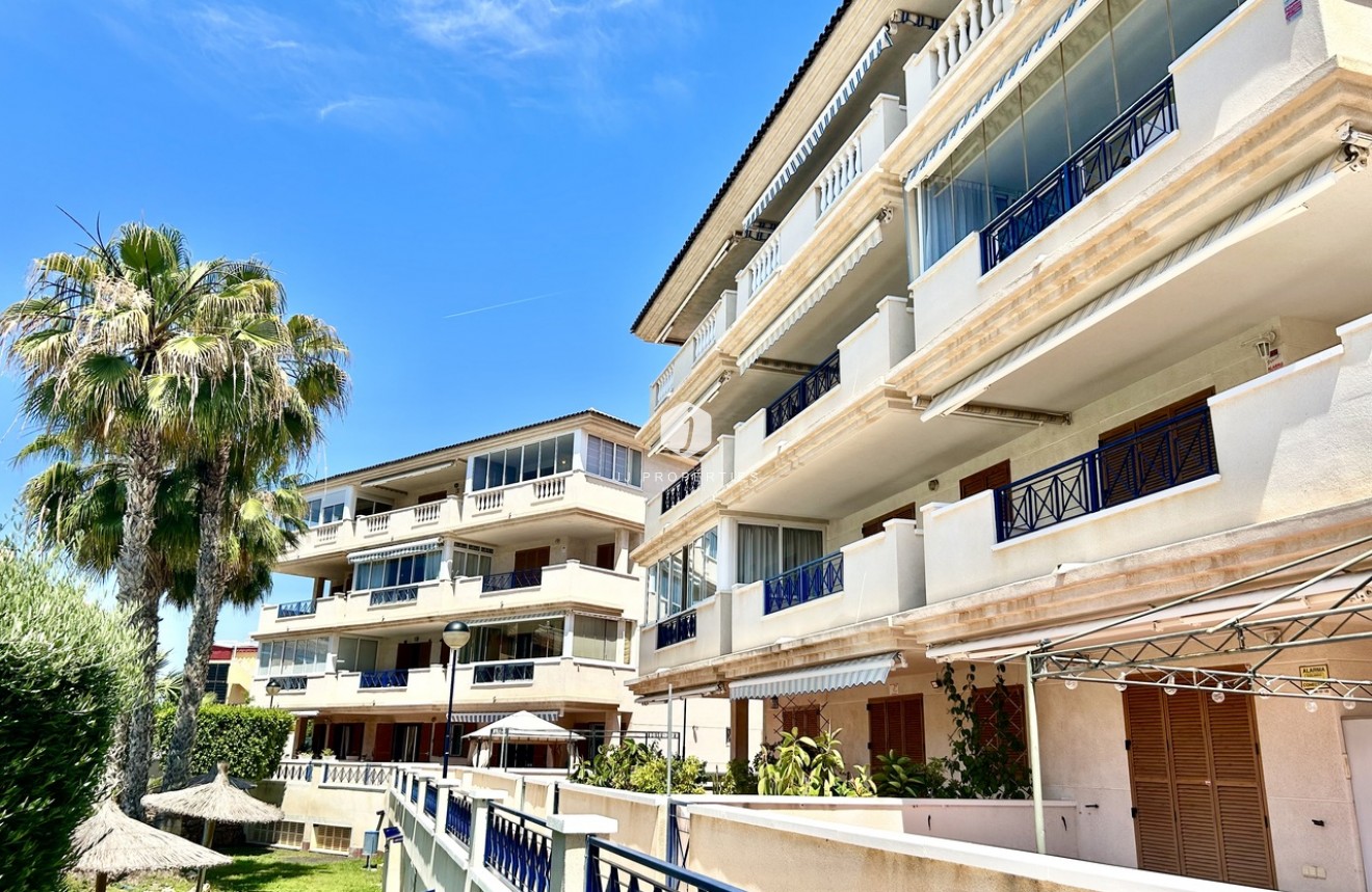 Tweedehands - Appartement / flat -
La Mata - Costa Blanca