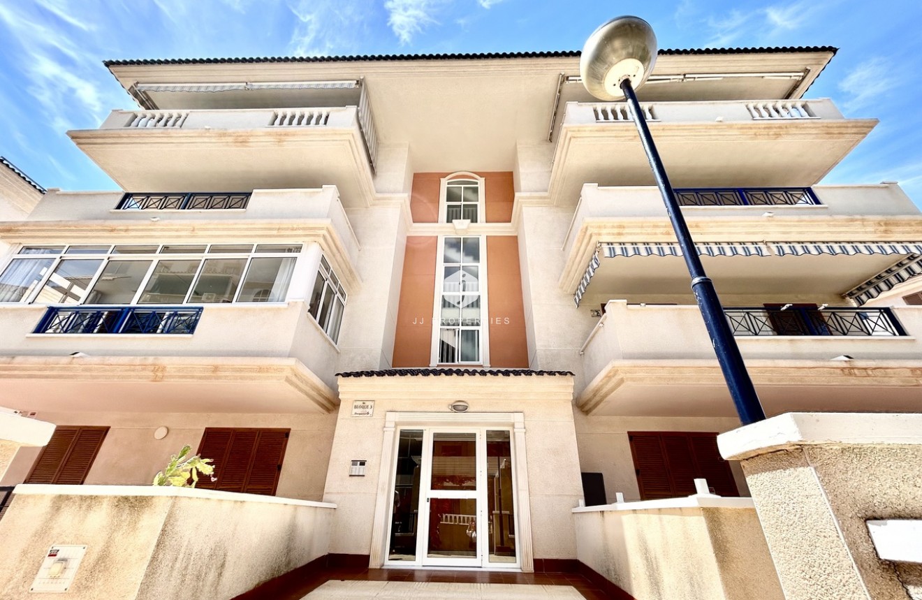 Tweedehands - Appartement / flat -
La Mata - Costa Blanca