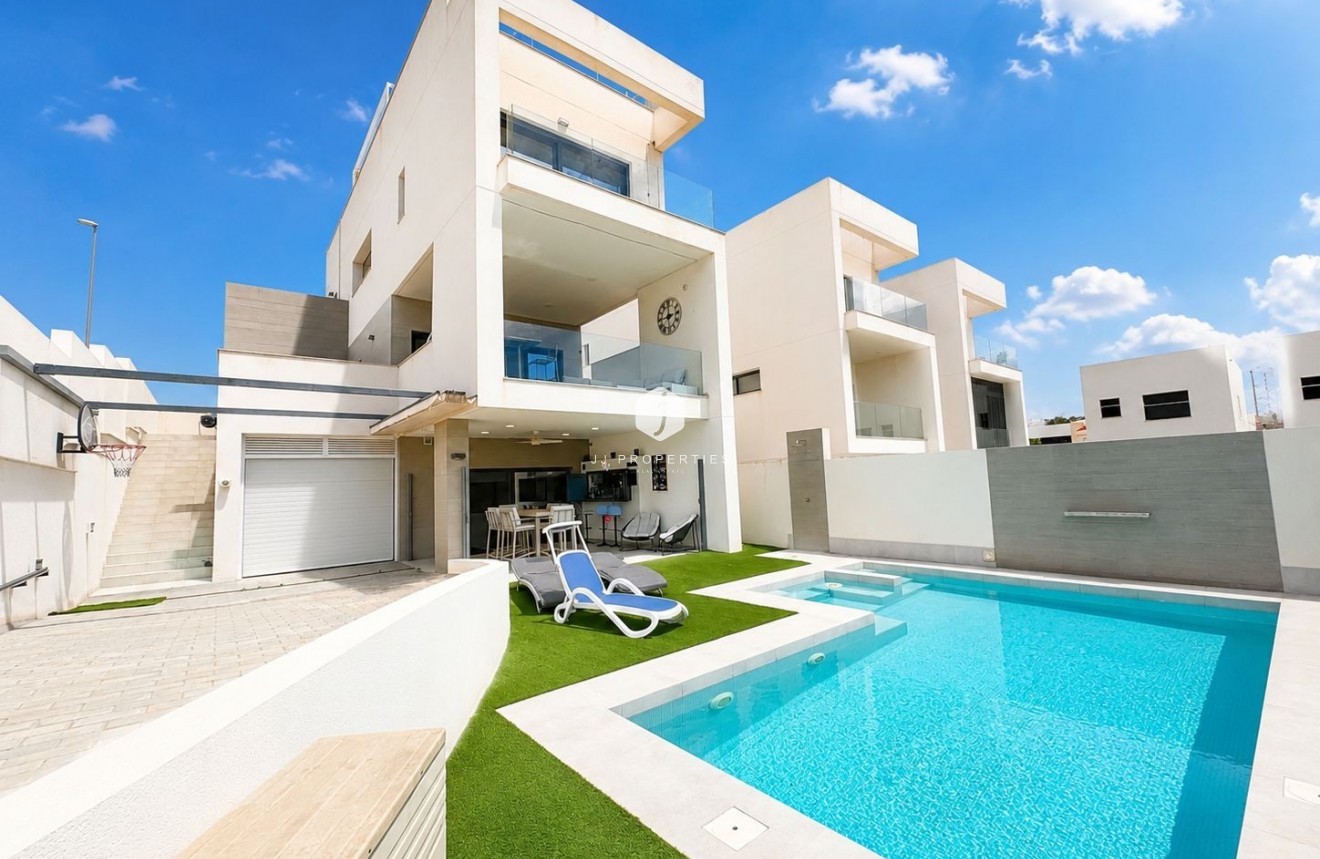 Tweedehands - Villa -
Ciudad Quesada - Costa Blanca