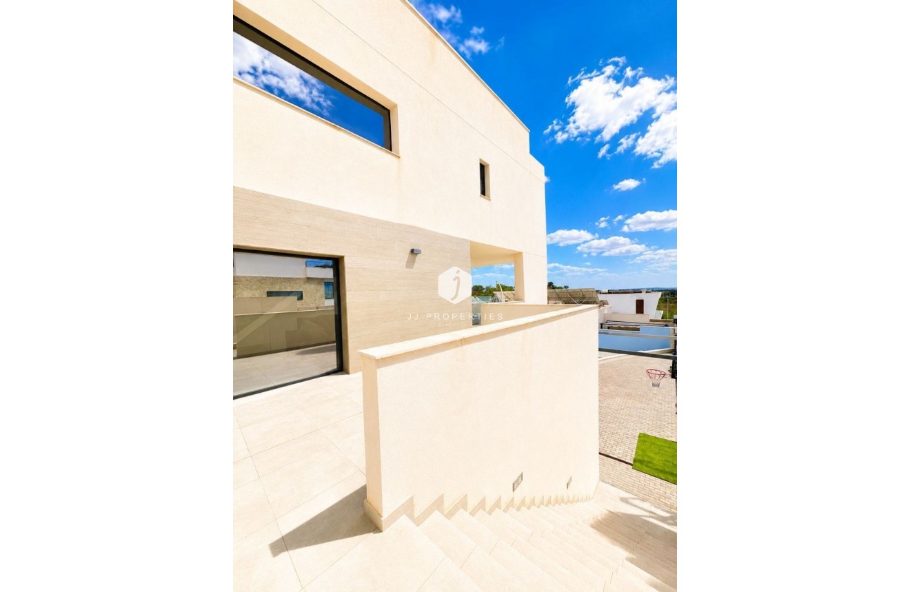 Tweedehands - Villa -
Ciudad Quesada - Costa Blanca