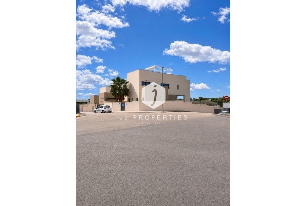 Tweedehands - Villa -
Ciudad Quesada - Costa Blanca