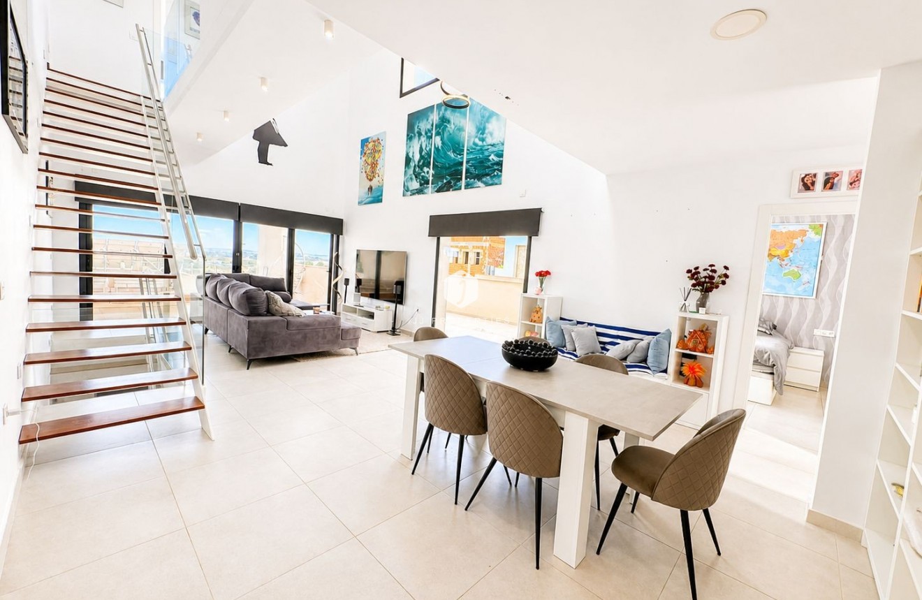 Tweedehands - Villa -
Ciudad Quesada - Costa Blanca