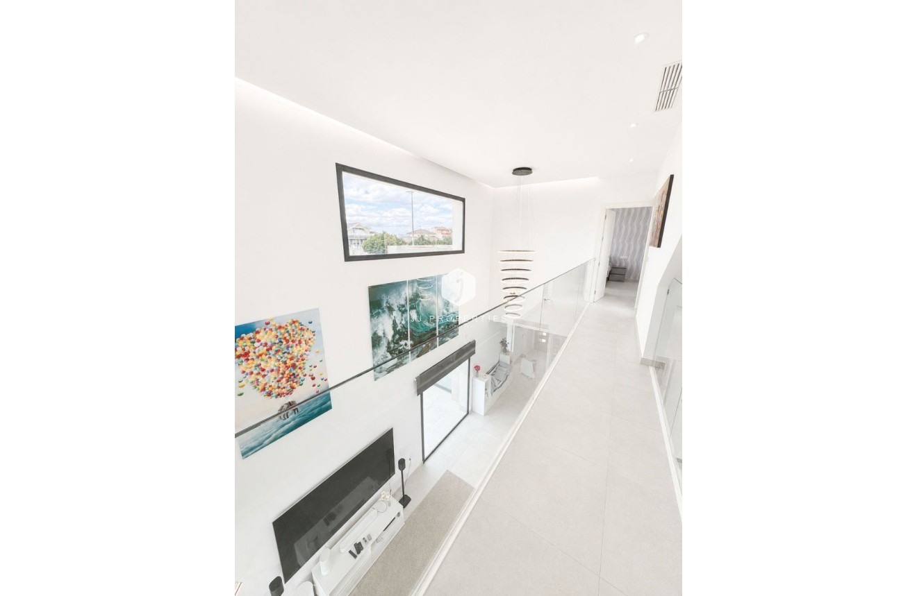 Tweedehands - Villa -
Ciudad Quesada - Costa Blanca