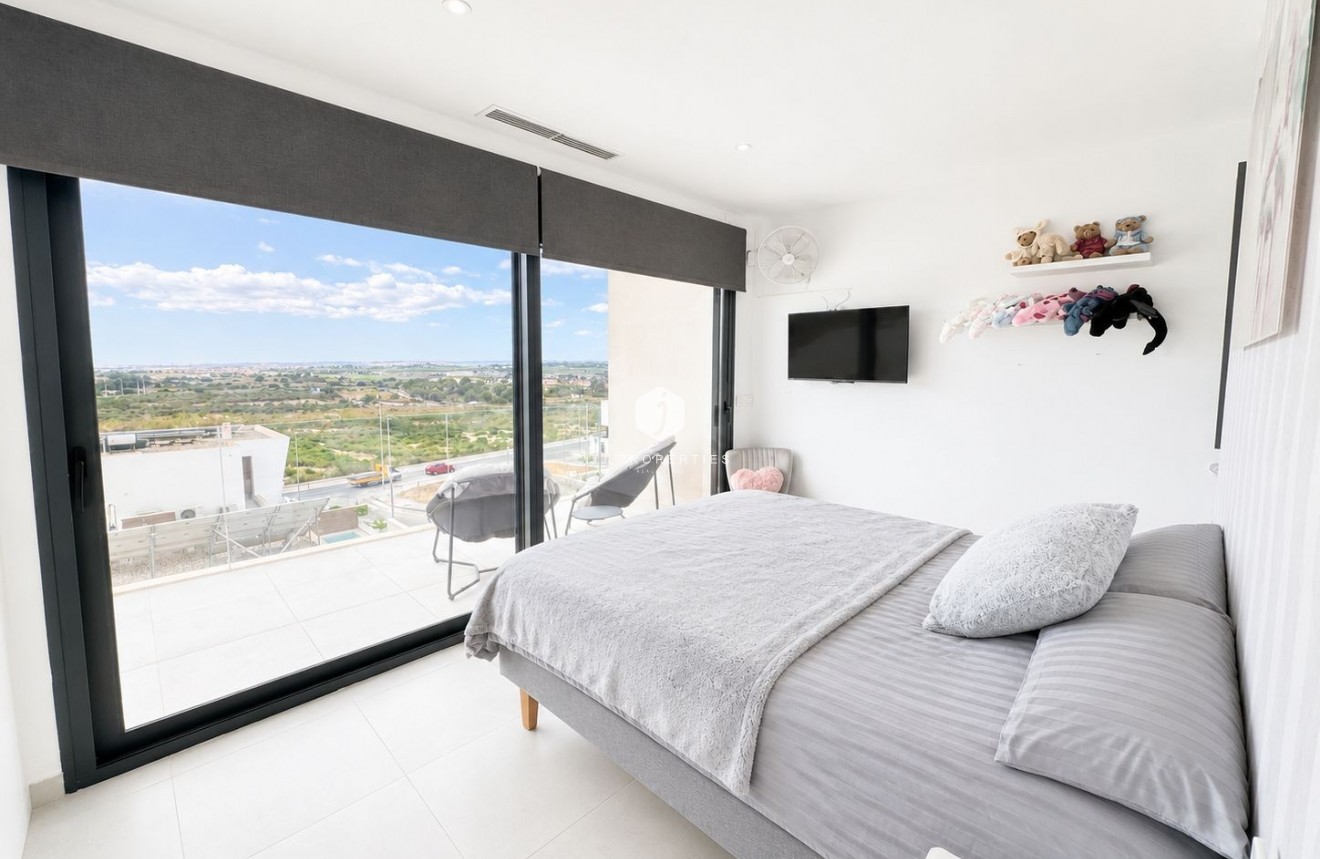 Tweedehands - Villa -
Ciudad Quesada - Costa Blanca