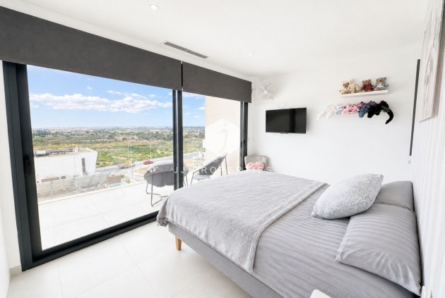 Tweedehands - Villa -
Ciudad Quesada - Costa Blanca