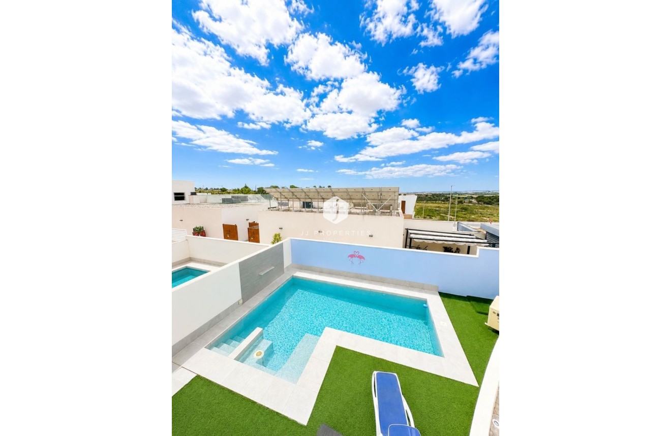 Tweedehands - Villa -
Ciudad Quesada - Costa Blanca