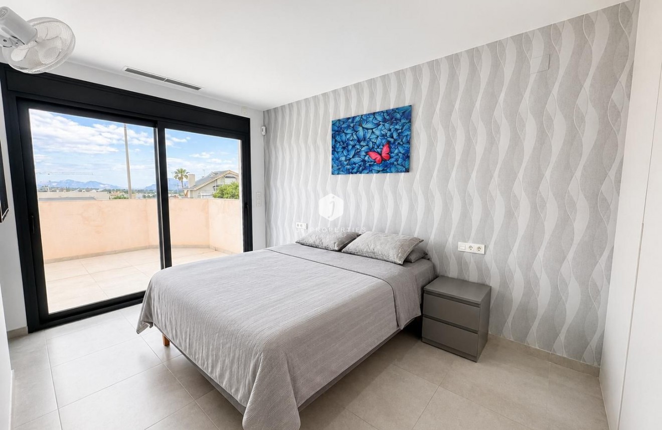 Tweedehands - Villa -
Ciudad Quesada - Costa Blanca