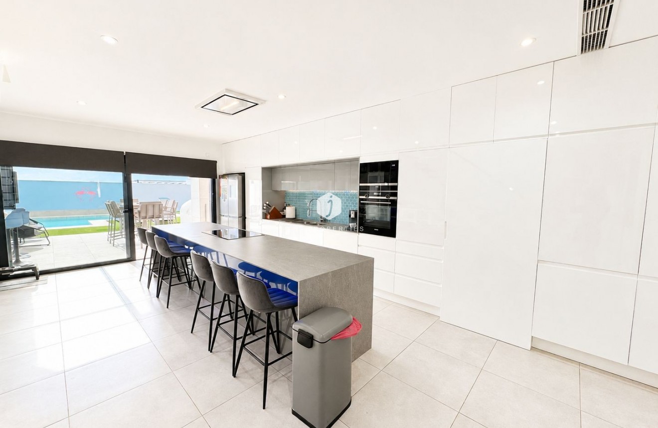 Tweedehands - Villa -
Ciudad Quesada - Costa Blanca
