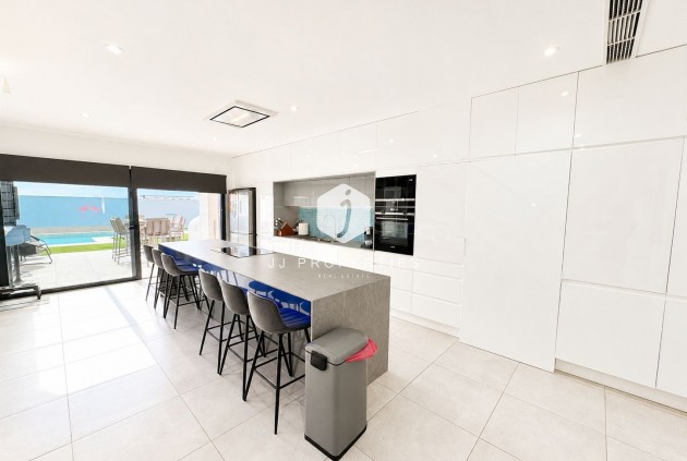 Tweedehands - Villa -
Ciudad Quesada - Costa Blanca