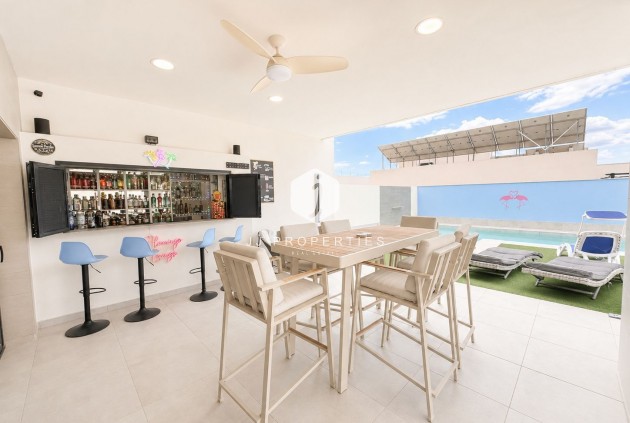 Tweedehands - Villa -
Ciudad Quesada - Costa Blanca
