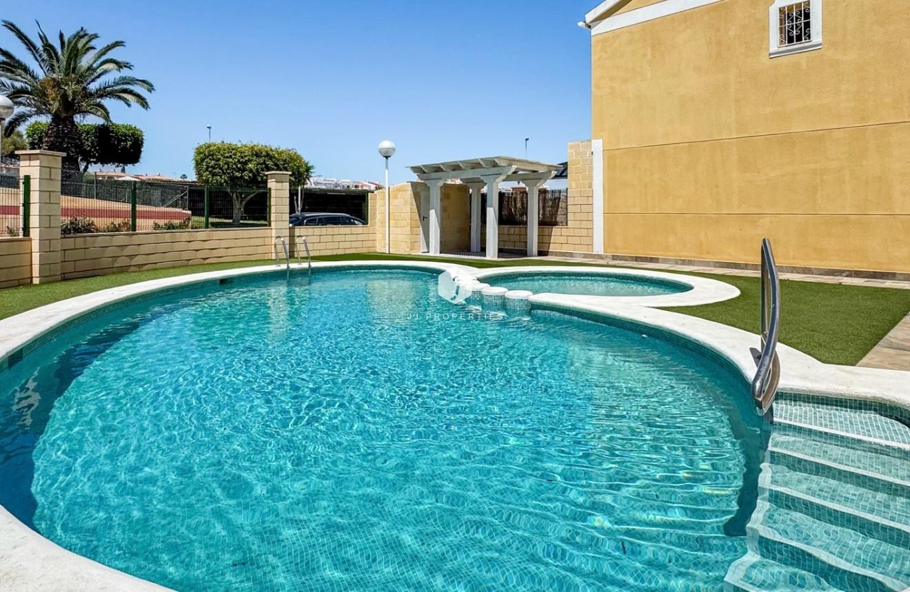 Tweedehands - Chalet -
Torrevieja - Costa Blanca