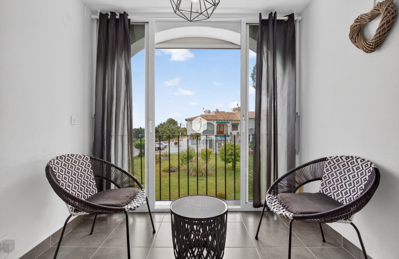 Tweedehands - Bungalow -
Torrevieja - Costa Blanca