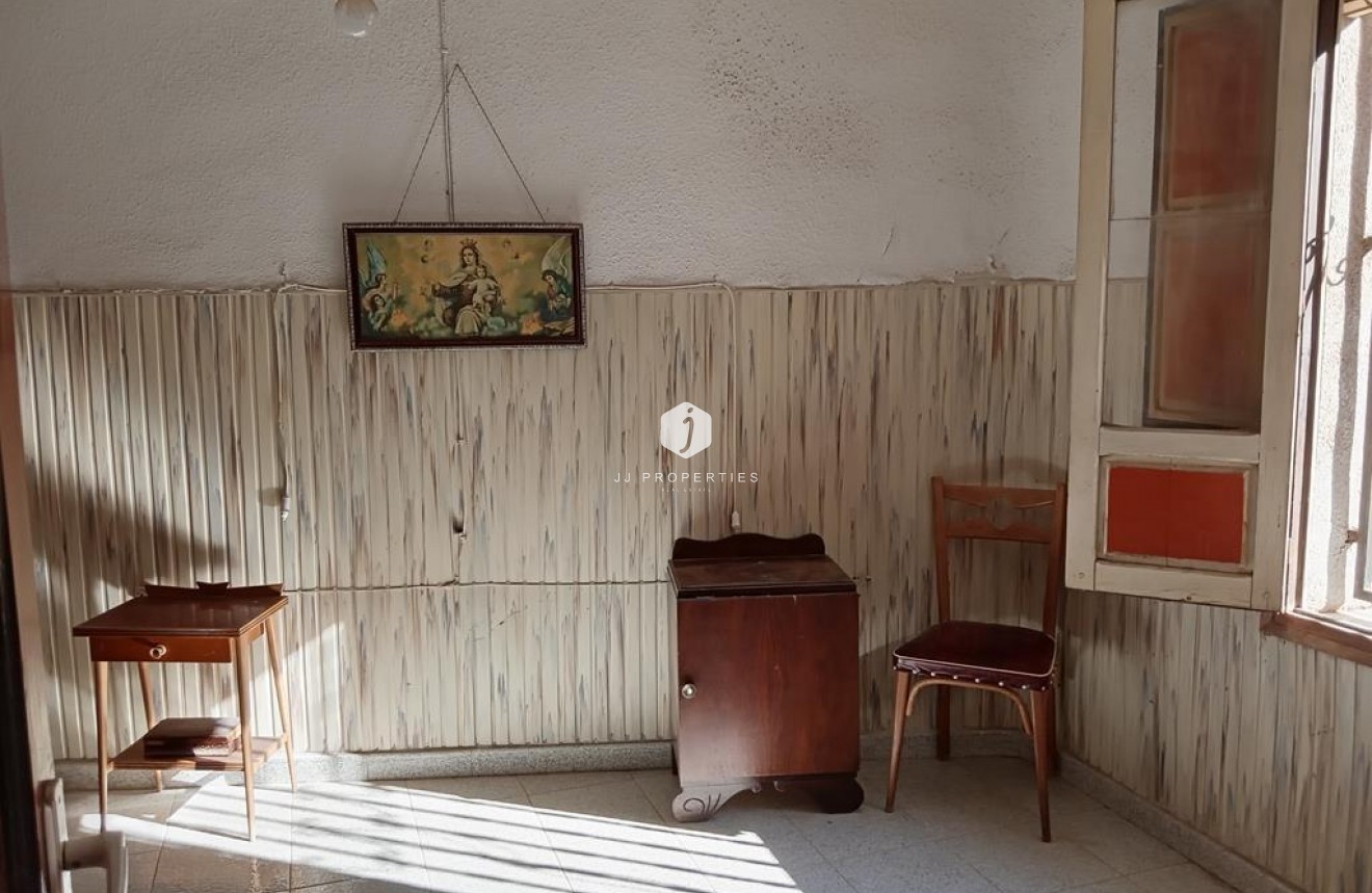 Segunda mano - Chalet -
Los Montesinos
