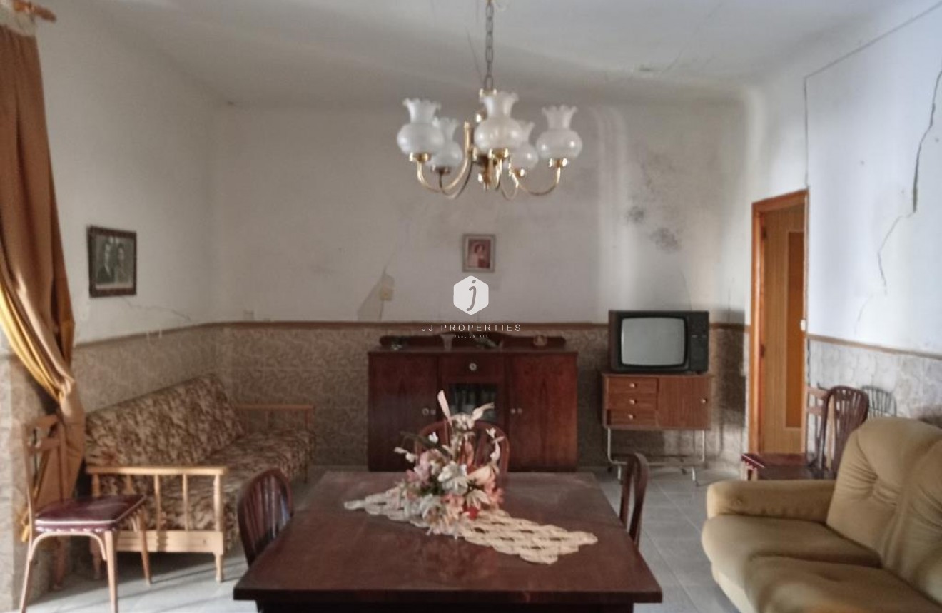 Segunda mano - Chalet -
Los Montesinos