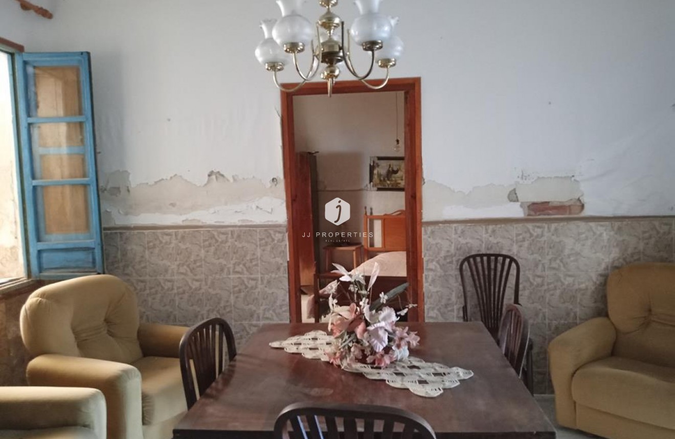 Segunda mano - Chalet -
Los Montesinos