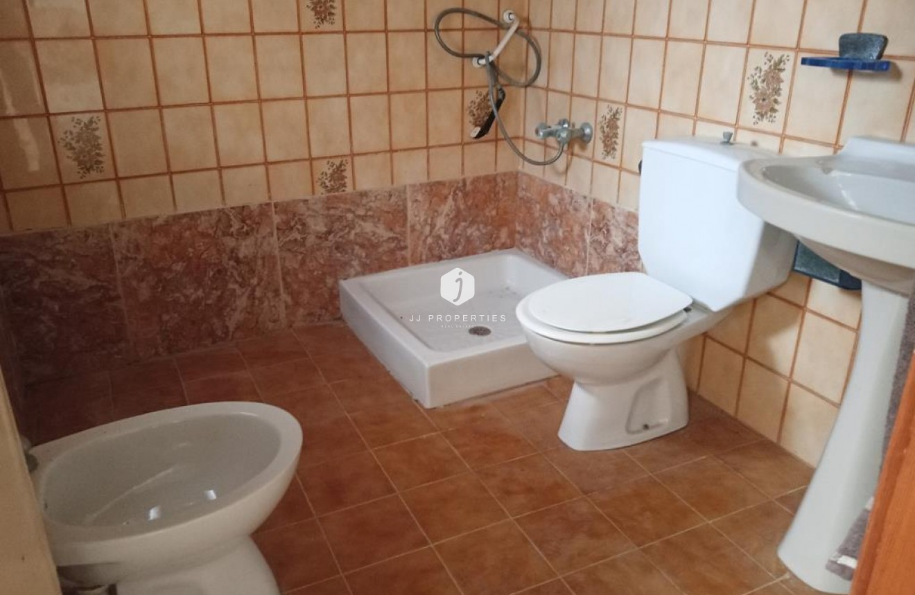 Segunda mano - Chalet -
Los Montesinos