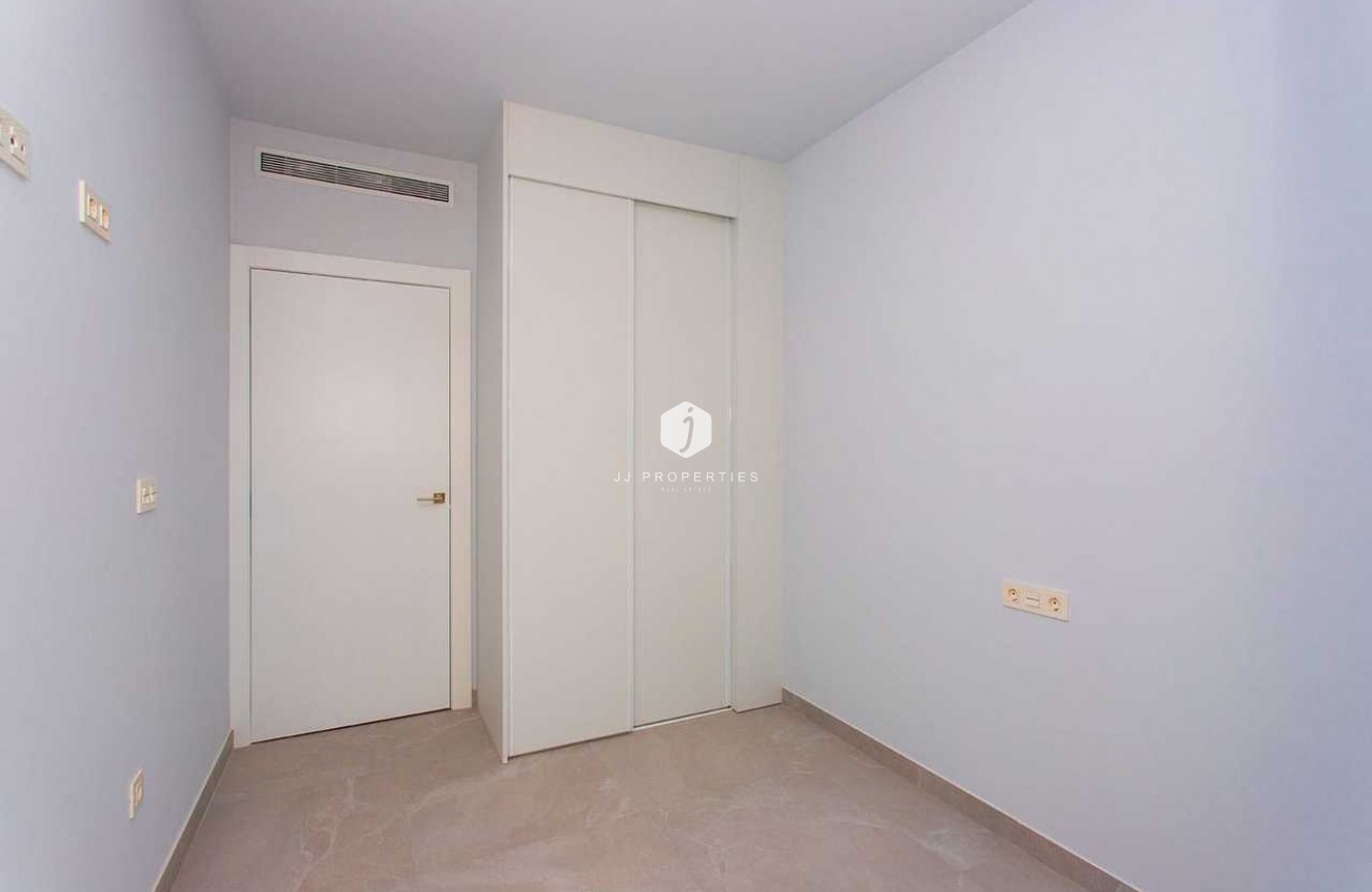 Tweedehands - Appartement / flat -
Torrevieja - Costa Blanca