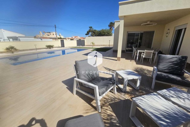 Tweedehands - Villa -
Torrevieja - Costa Blanca
