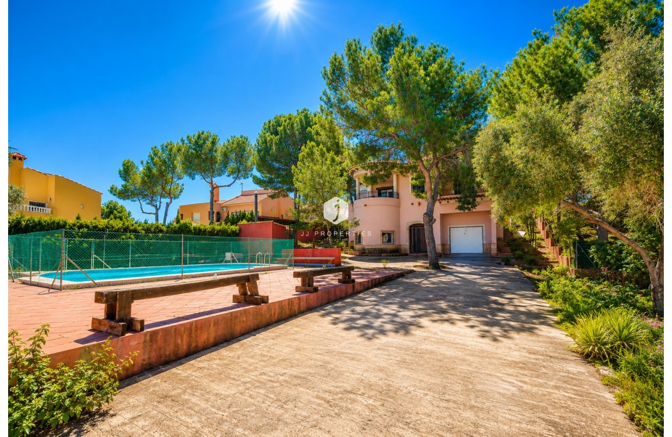 Resale - Villa -
San Miguel de Salinas - Inland