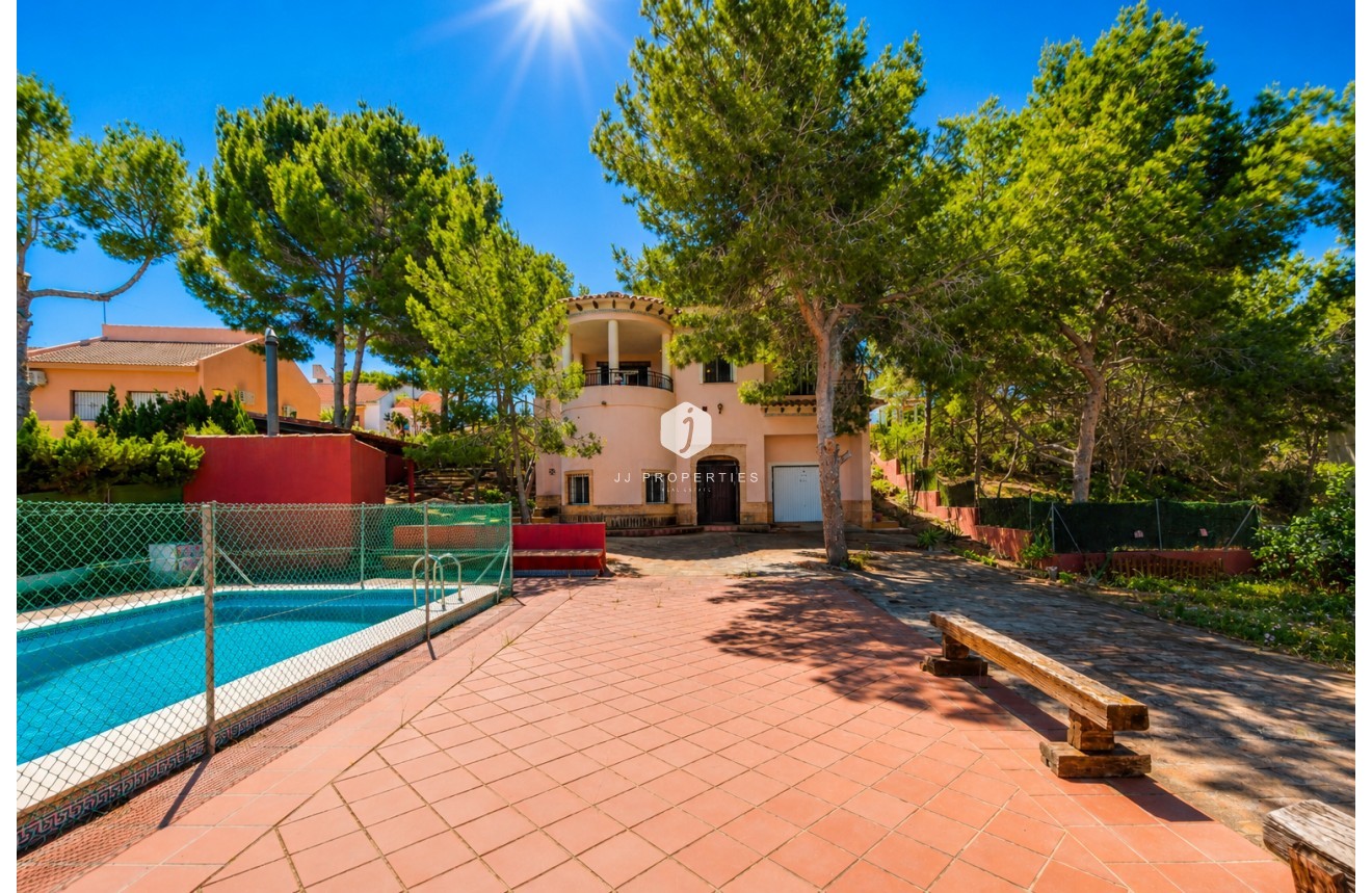 Resale - Villa -
San Miguel de Salinas - Inland