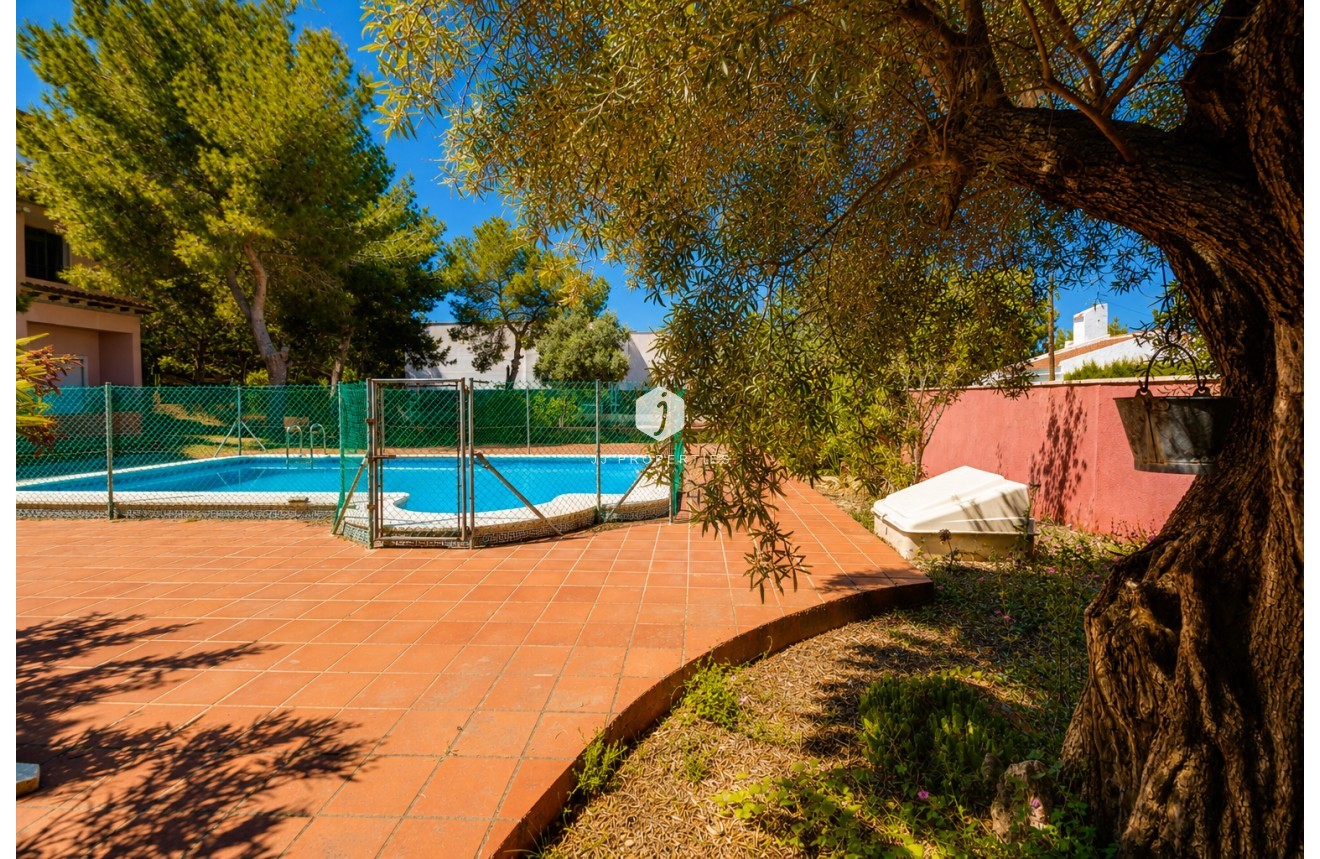 Resale - Villa -
San Miguel de Salinas - Inland