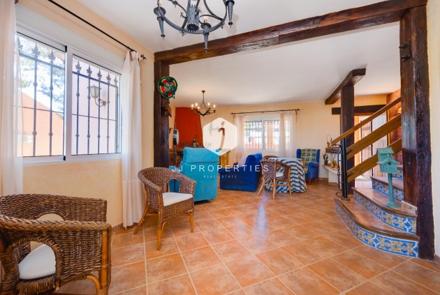 Resale - Villa -
San Miguel de Salinas - Inland