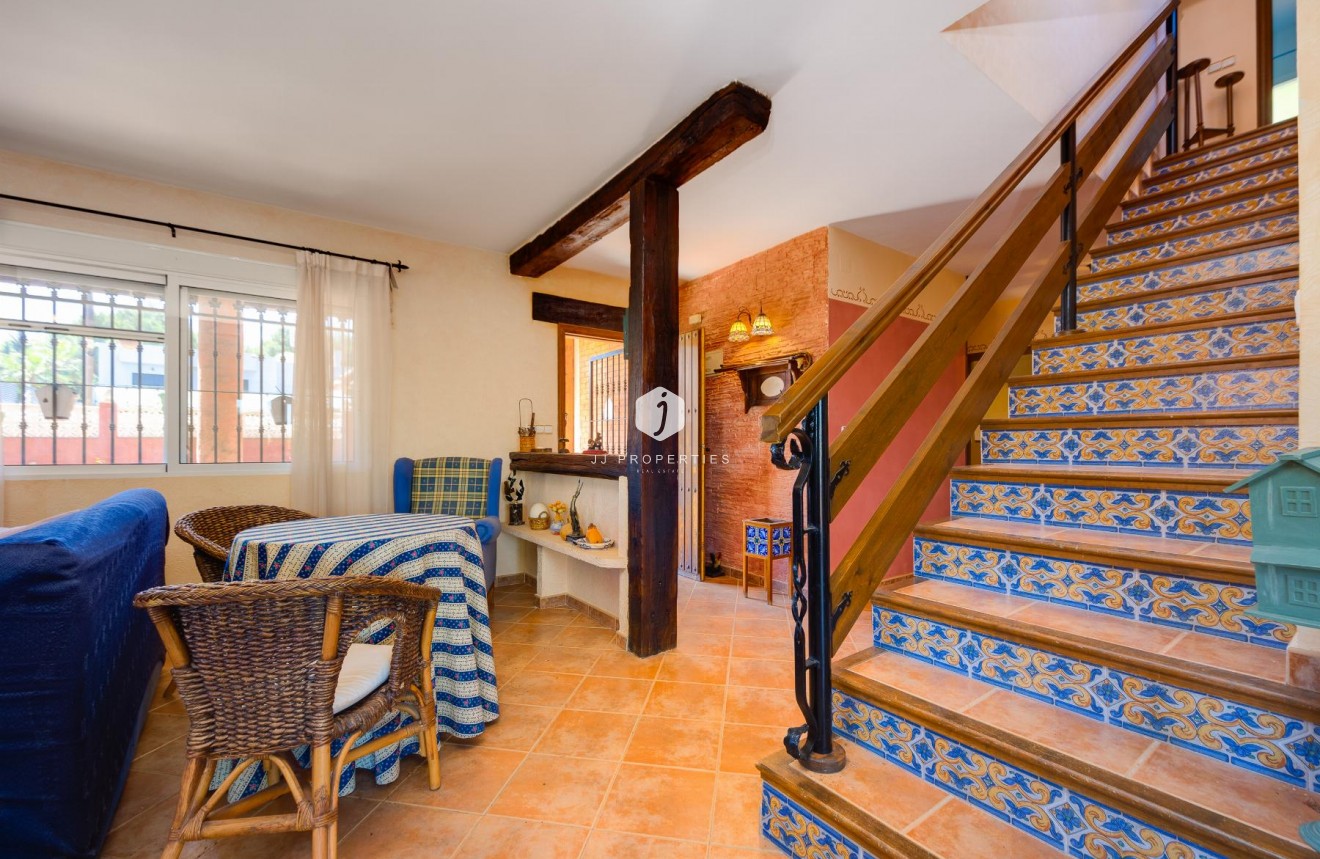 Resale - Villa -
San Miguel de Salinas - Inland