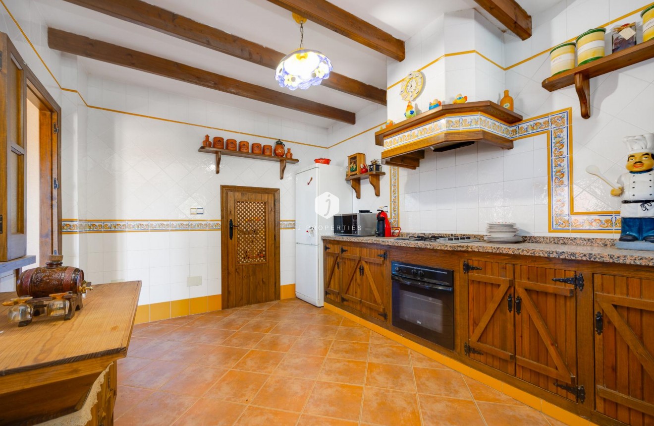 Resale - Villa -
San Miguel de Salinas - Inland