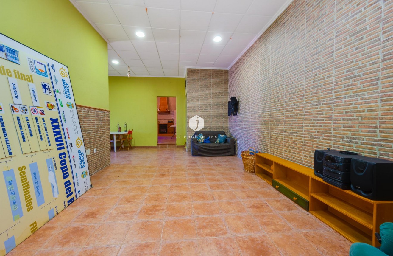 Resale - Villa -
San Miguel de Salinas - Inland